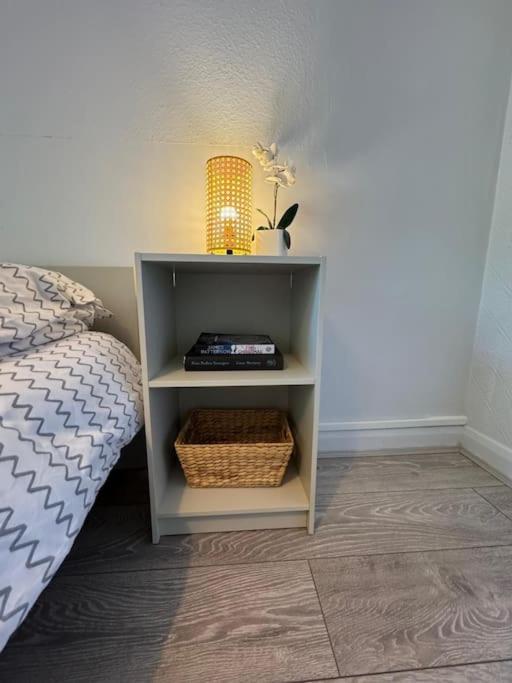 Holiday home Spacious 3 Bed Garden & Parking *